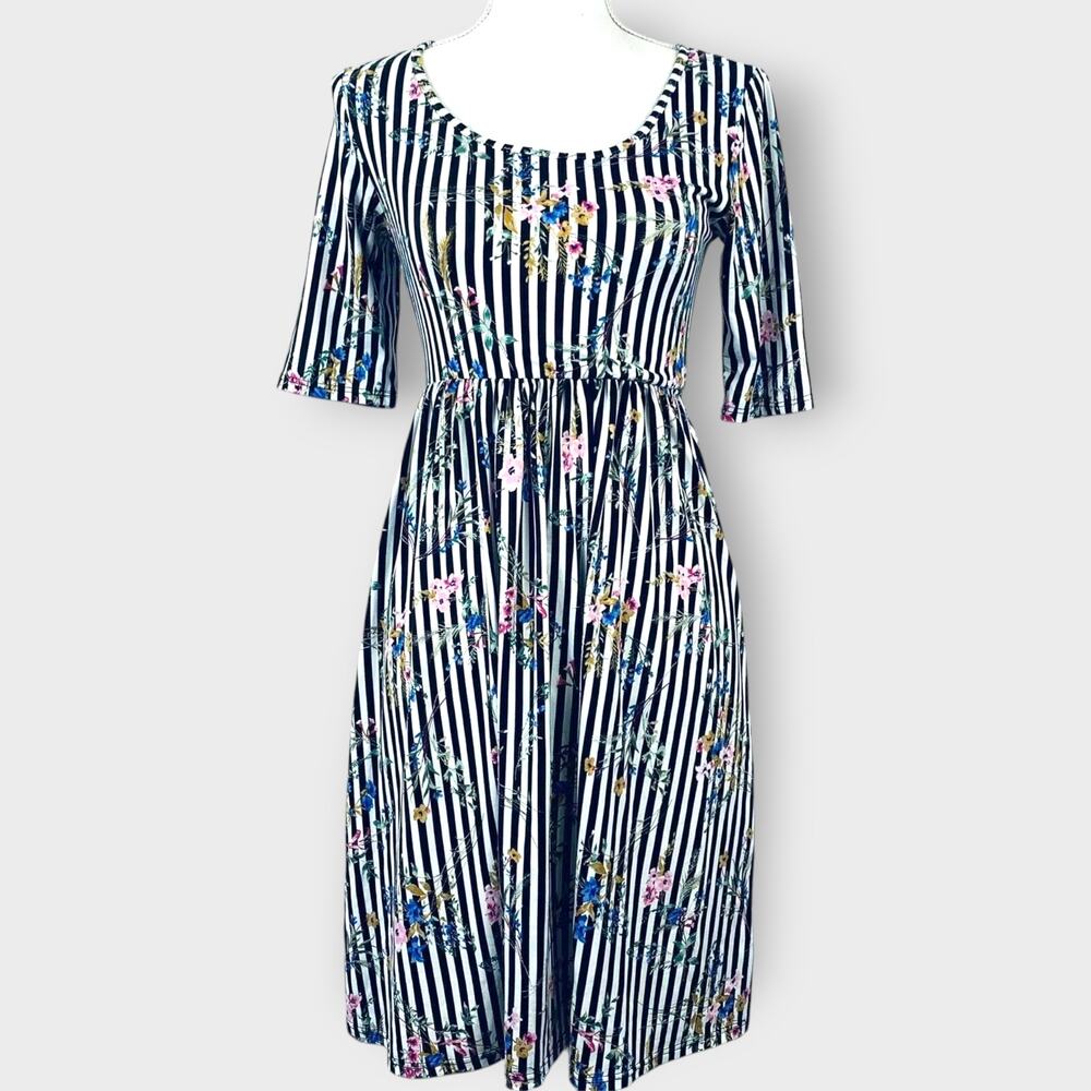 MRT 1030 Skater Dress Scoop Neck Striped Floral Knee Length Size Small